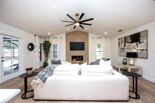 14817 FARNHAM WAY, Tampa, FL 33624