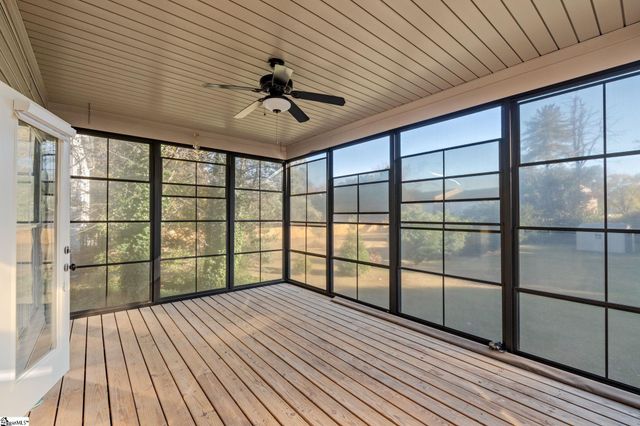 34 Oak Grove Lake Road, Greenville, SC 29615