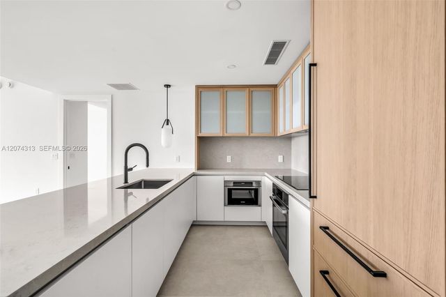 2200 Brickell Avenue 416, Miami, FL 33129