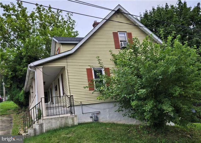 806 CARLTON AVE, Bethlehem, PA 18015