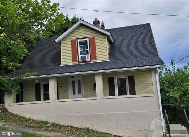 806 CARLTON AVE, Bethlehem, PA 18015