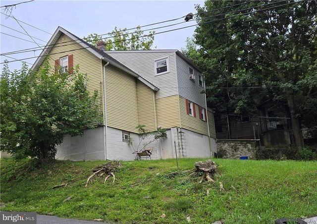806 CARLTON AVE, Bethlehem, PA 18015