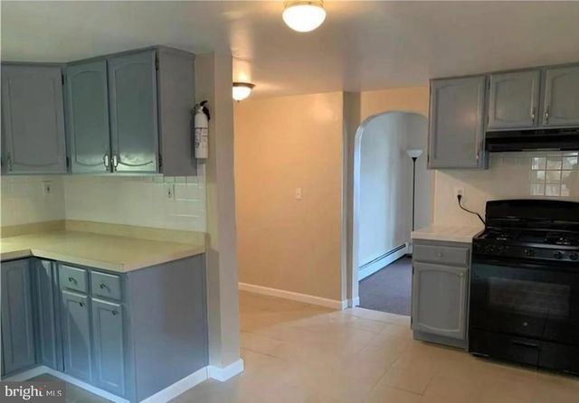 806 CARLTON AVE, Bethlehem, PA 18015
