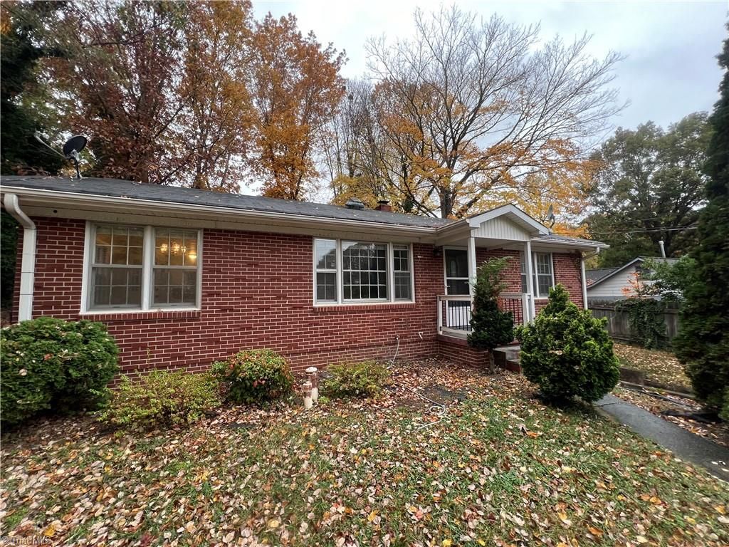 1184 Lamont Drive, Winston-salem, NC 27103
