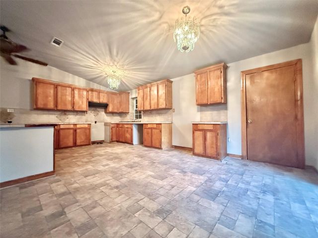 14899 Highway 62 N, Orange, TX 77632