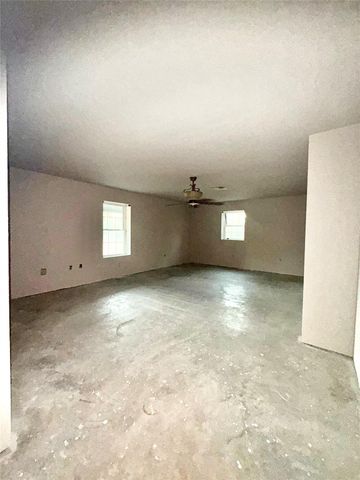 14899 Highway 62 N, Orange, TX 77632