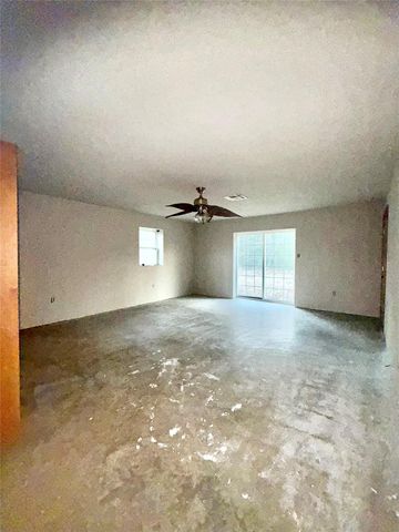 14899 Highway 62 N, Orange, TX 77632