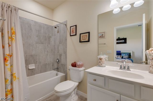 16138 Palmetto Prairie DR, Alva, FL 33920