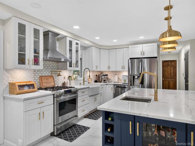 7 Bell Court, Suffern, NY 10901