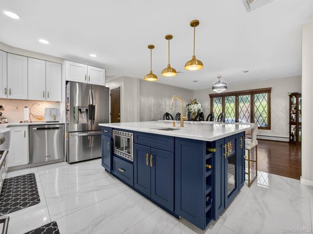 7 Bell Court, Suffern, NY 10901