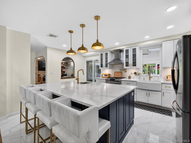 7 Bell Court, Suffern, NY 10901