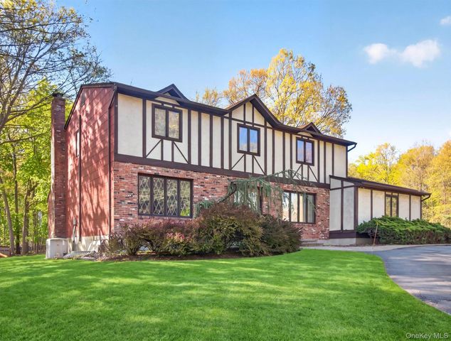 7 Bell Court, Suffern, NY 10901