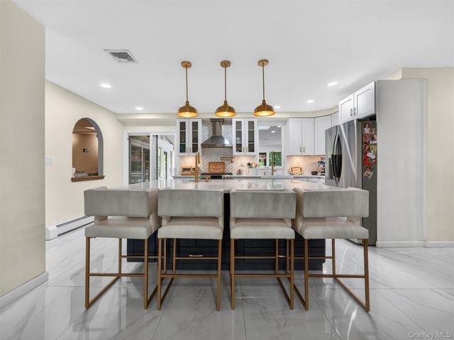 7 Bell Court, Suffern, NY 10901