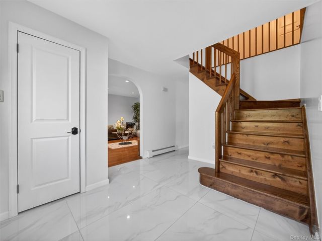 7 Bell Court, Suffern, NY 10901