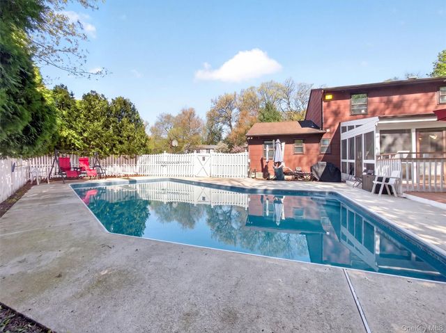 7 Bell Court, Suffern, NY 10901