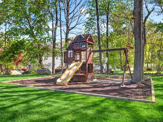 7 Bell Court, Suffern, NY 10901