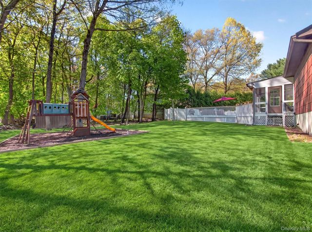 7 Bell Court, Suffern, NY 10901