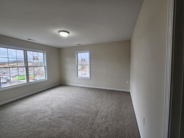 6135 Warren Newcomb DR, Radford, VA 24141