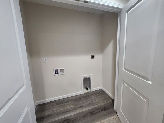 6135 Warren Newcomb DR, Radford, VA 24141