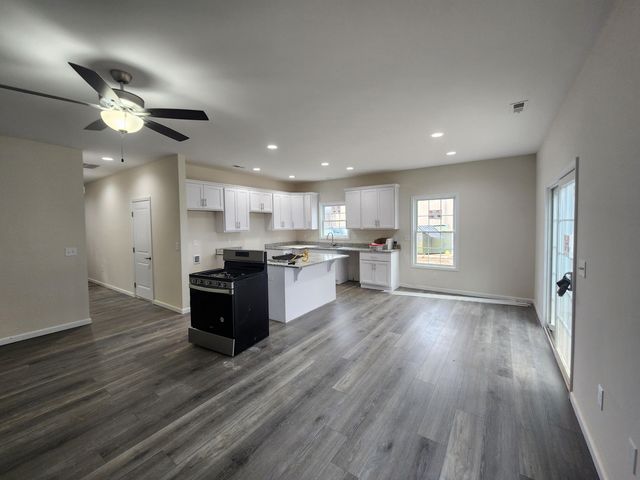 6135 Warren Newcomb DR, Radford, VA 24141