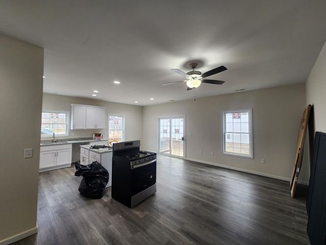 6135 Warren Newcomb DR, Radford, VA 24141