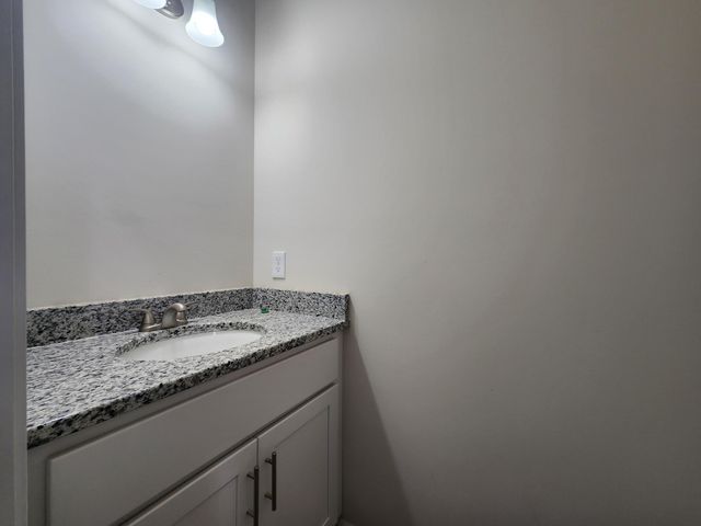 6135 Warren Newcomb DR, Radford, VA 24141