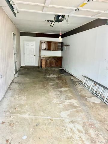 1019 Active Drive, St Louis, MO 63146