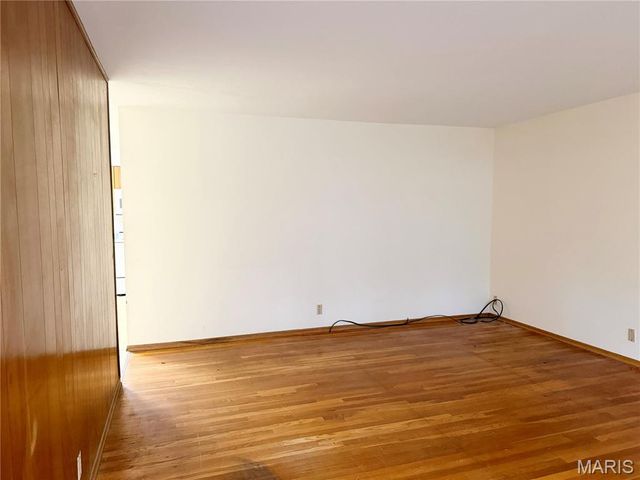 1019 Active Drive, St Louis, MO 63146