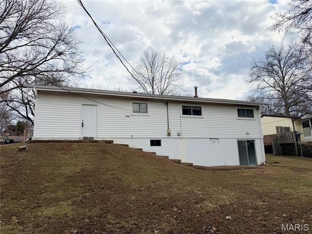 1019 Active Drive, St Louis, MO 63146