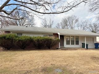 1019 Active Drive, St Louis, MO 63146