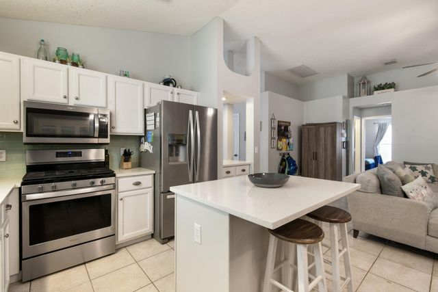 409 Woodview Circle, Palm Beach Gardens, FL 33418