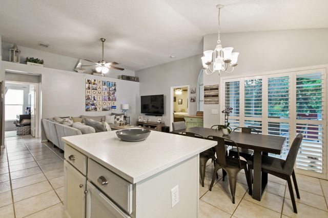 409 Woodview Circle, Palm Beach Gardens, FL 33418