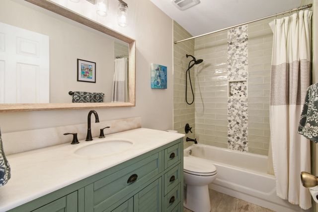 409 Woodview Circle, Palm Beach Gardens, FL 33418