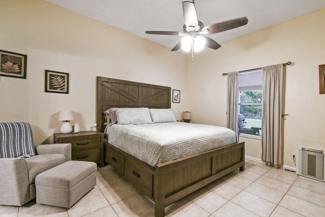 409 Woodview Circle, Palm Beach Gardens, FL 33418