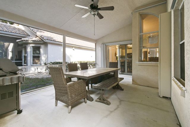 409 Woodview Circle, Palm Beach Gardens, FL 33418