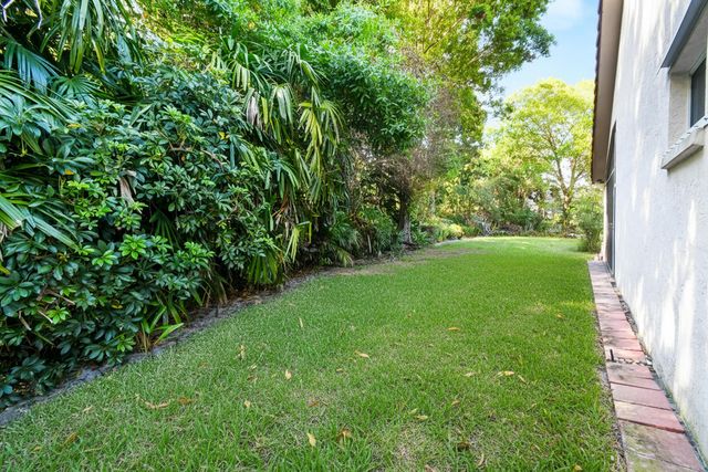 409 Woodview Circle, Palm Beach Gardens, FL 33418