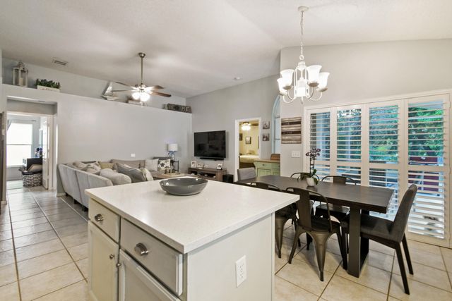 409 Woodview Circle, Palm Beach Gardens, FL 33418