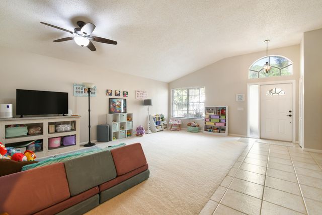 409 Woodview Circle, Palm Beach Gardens, FL 33418