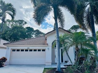 409 Woodview Circle, Palm Beach Gardens, FL 33418