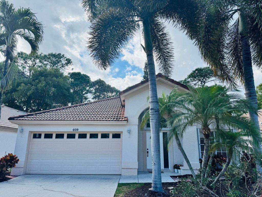 409 Woodview Circle, Palm Beach Gardens, FL 33418