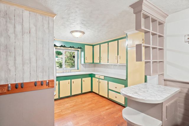 27 Malvern St, Waltham, MA 02451