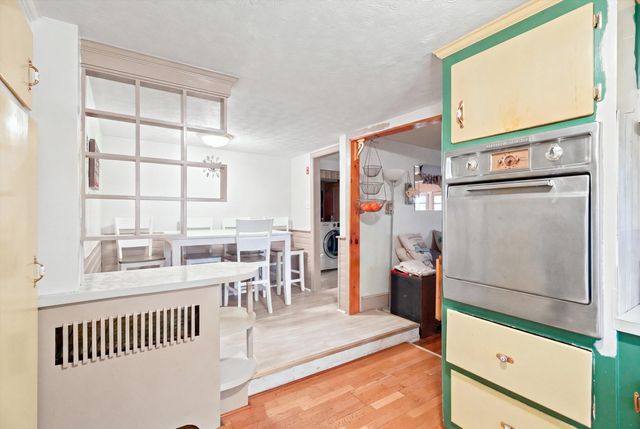 27 Malvern St, Waltham, MA 02451