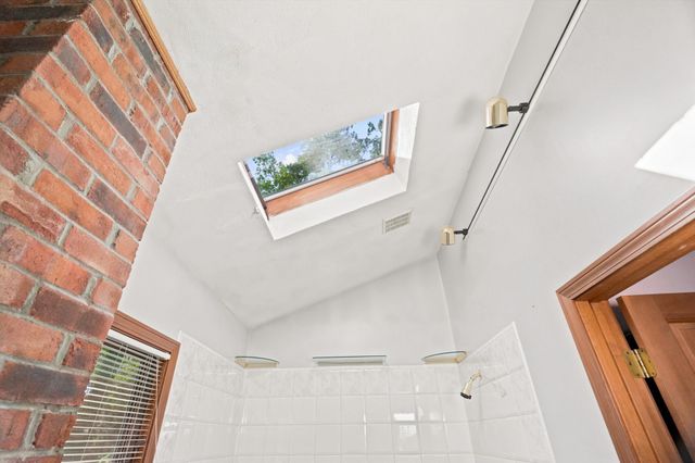 27 Malvern St, Waltham, MA 02451