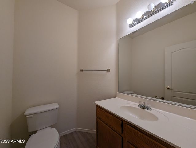 5794 W GOLDEN Lane, Glendale, AZ 85302