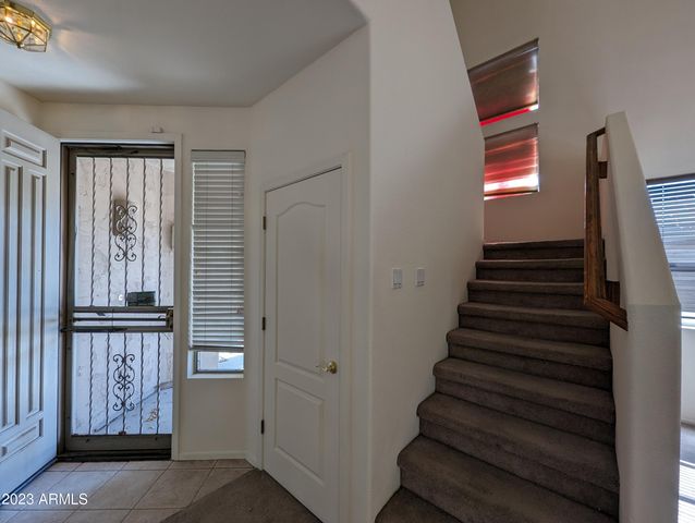 5794 W GOLDEN Lane, Glendale, AZ 85302