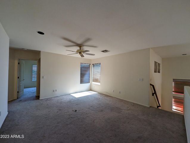 5794 W GOLDEN Lane, Glendale, AZ 85302