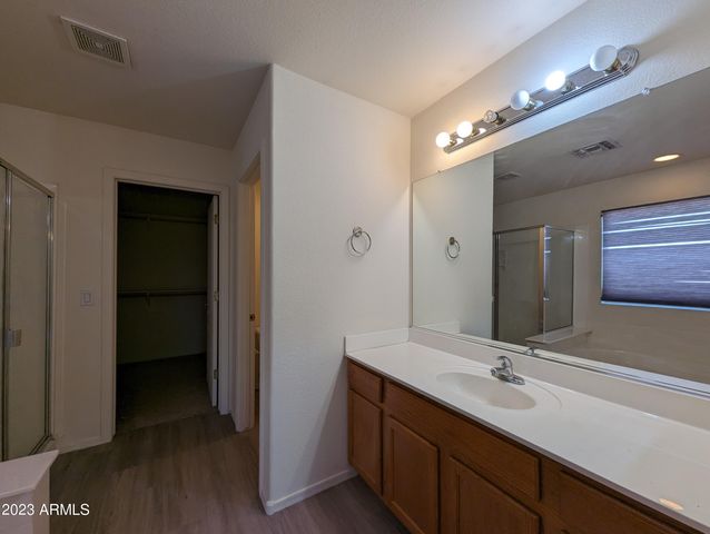 5794 W GOLDEN Lane, Glendale, AZ 85302