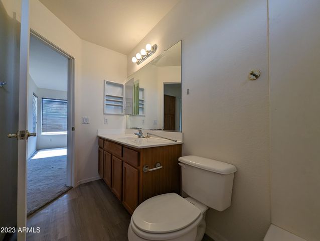 5794 W GOLDEN Lane, Glendale, AZ 85302