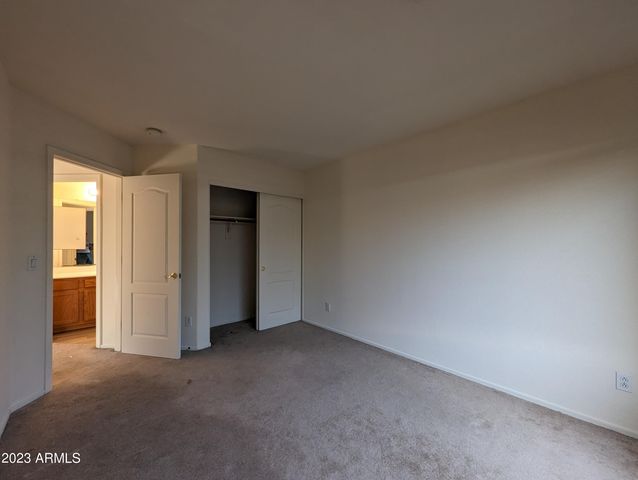 5794 W GOLDEN Lane, Glendale, AZ 85302