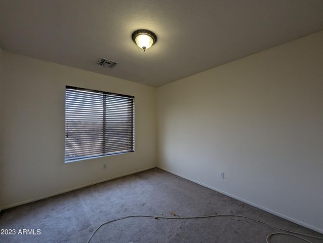 5794 W GOLDEN Lane, Glendale, AZ 85302